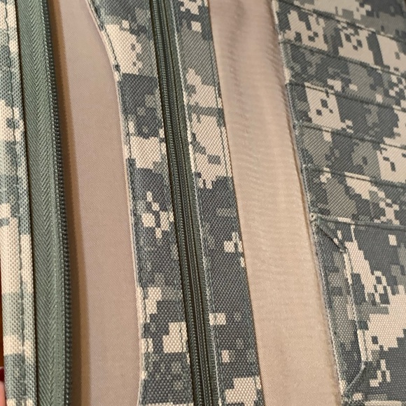 Mercury Tactical Gear Zippered Padfolio. Excellent Condition. Camo - Picture 4 of 8
